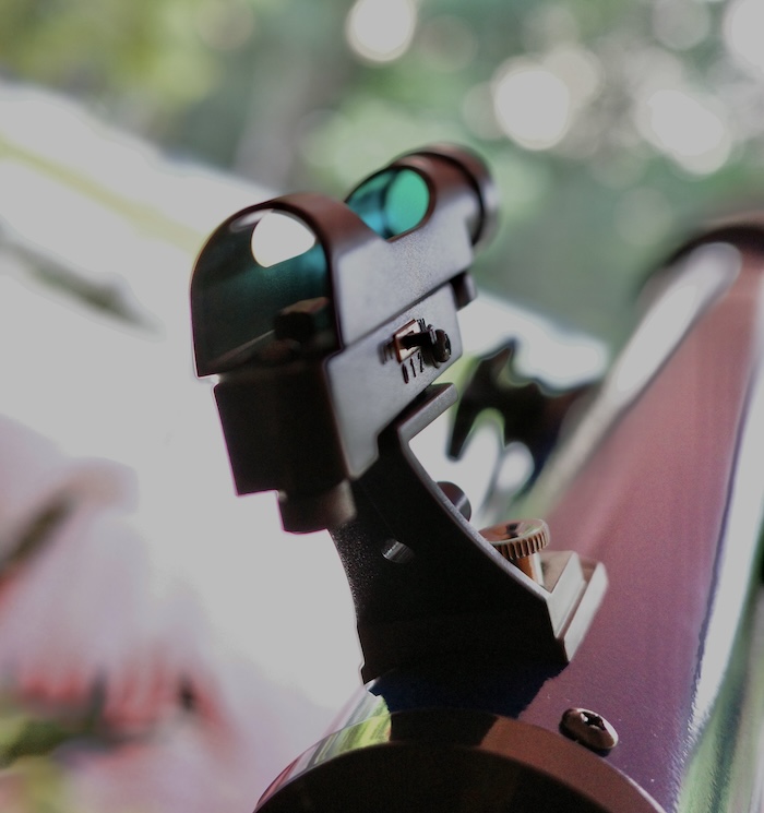 Red dot finderscope fixed to Meade Infinity 70