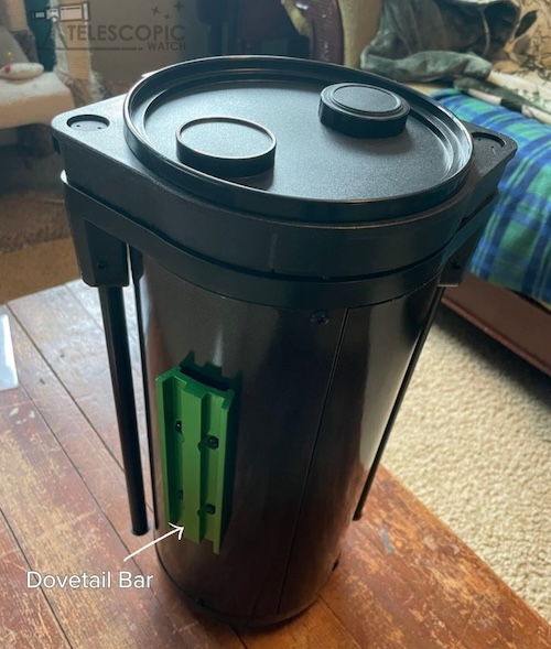 Dovetail bar in the bottom of optical tube